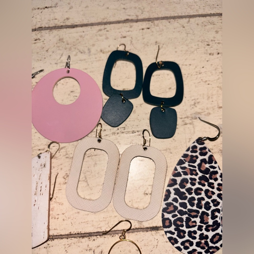 Set of 19 Nickel & Suede earrings. - Picture 5 of 16